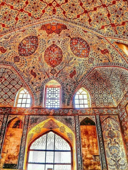 معماری شگفت انگیز عالی قاپو، اصفهان