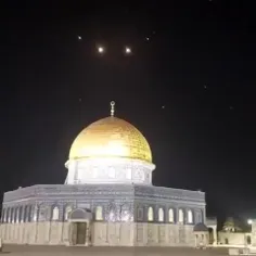 موشک وپهبادهای ایران در حال پرواز از بالای قدس به سمت هدف