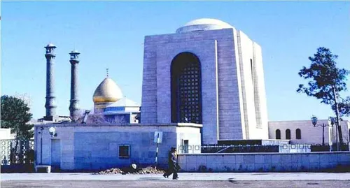 تصویری از مقبره رضا شاه پهلوی در شهر ری قبل از تخریب ایرا