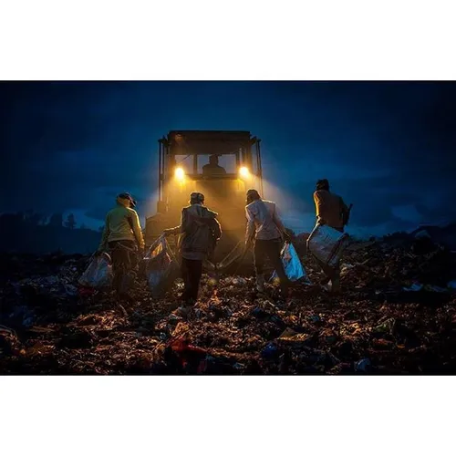 Photo by @chencocot for @everydayvietnam In the landfill 