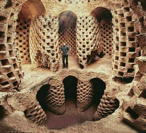 بنای تاریخی و عجیب کبوترخانه قورتان در اصفهان
