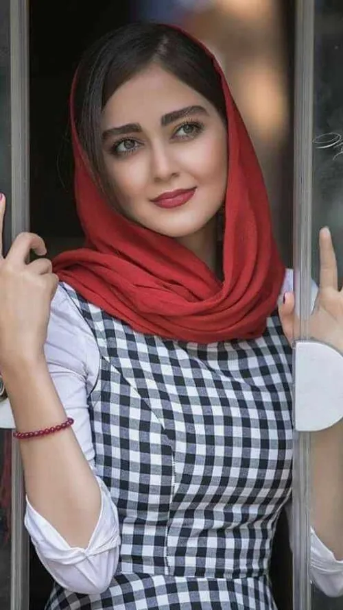 تصاویر جذاب دنی زلزله😍