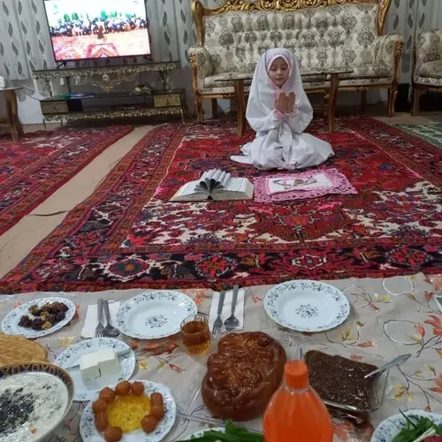 عکسی از افطار ی مادر ی و دختری من 💋💋💋😍😍😍🥰🥰