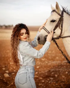 ژست  عکاسی با اسب سفید 📷💓😍🥰🤩