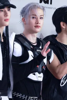 عکس‌های منتشر شده از اعضا در مراسم The Fact Music Awards