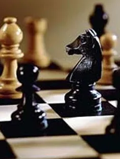 کلمه “مات” در شطرنج ، واژه ای فارسی است ، به معنی “شاه مر