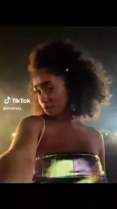 در پشت صحنه چ گذر میکند😂😂😂