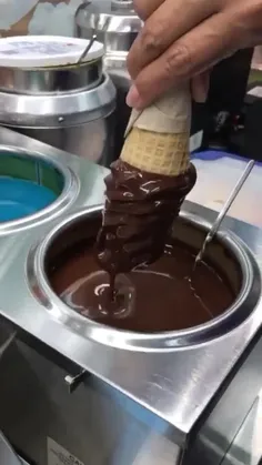 خوشمزه ترین بستنی شکلاتی دنیا به به چه شکلاتی