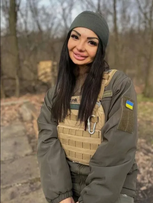 🎥 ضرب وشتم شدید سرباز زن اوکراینی توسط سربازان مرد اوکرای