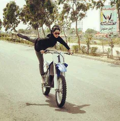 شقایق قدیمی دختر موتورسوار ایرانی