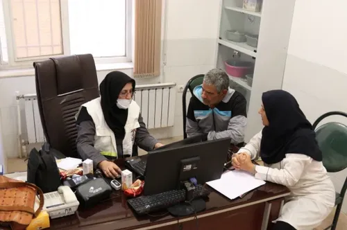 ویزیت رایگان ۲۰ هزار یزدی توسط پزشکان بسیجی