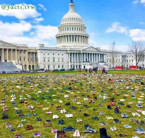 7 هزار جفت کفش بچه گانه در محوطه منتهی به کنگره آمریکا چی