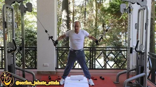 پوتین درحال ورزش در منزل مسکونی خود .