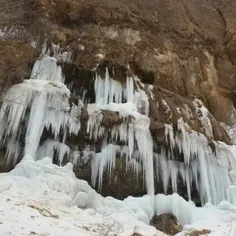 زییایی زمستان و قندیل های با شکوه