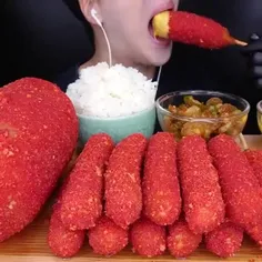 ما اینقدر بخوریم چاق میشیم😂🤤