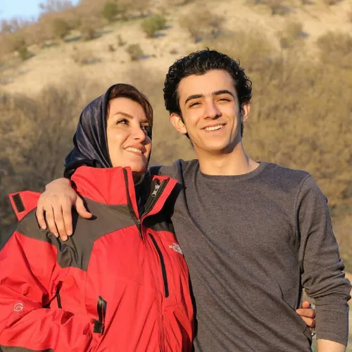 علی شادمان و مادرش