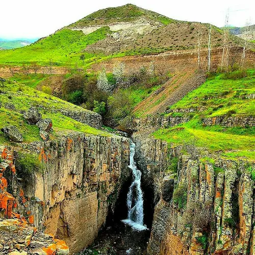 آبشار چالاچوخورشهرستان گرمی در نزدیکی اردبیل و در ارتفاع 