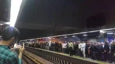 📢 سردادن شعار "مرگ بر سلبریتی خائن" در مترو تهران 