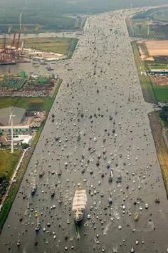 آمستردام، بزرگترین آزاد راه دریای در جهان.