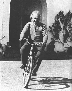 آلبرت اینشتین در سانتاباربارا، کالیفرنیا، 1933.