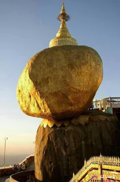 بزرگترین صخره جهان از جنس#طلای خالص در برونئی بازدیدکنندگ