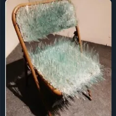 دوست  داری کی و رو این صندلی بشونی 