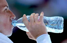 نوشیدن آب  از بطری یا شیشه باعث ایجاد نفخ میشود!