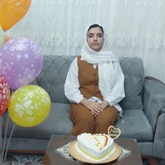 امروز هفت مهر من شانزده ساله شدم تولدم مبارک🍰💜