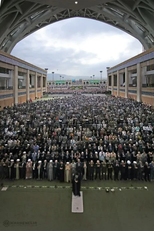 حضور پرشور مردم در نماز عید فطر به امامت رهبر انقلاب | ۲۲