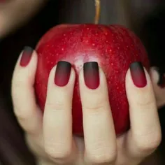 سیب سرخی که حوا چید فریب شیرین عشق بود ...  آدم اگر نمیخو