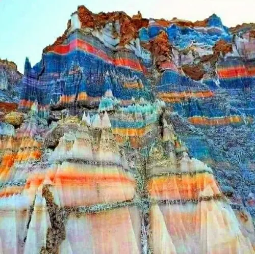 این تصویرِ زیبا و حیرت آور از یک کوهِ نمکی در کشورمان گرف
