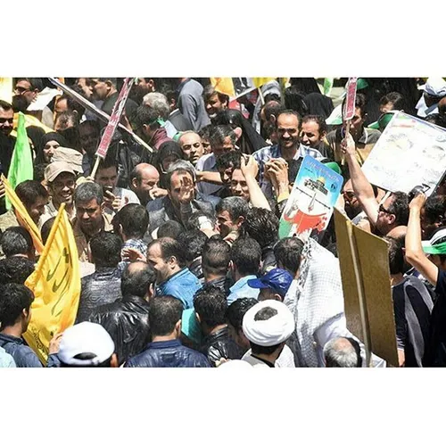 حضور دکتر احمدی نژاد همراه با مردم انقلابی در راهپیمایی ر