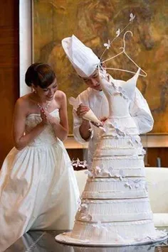 کیک عروسی به شکل لباس عروس
