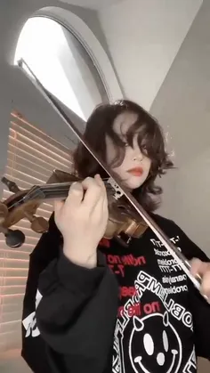 🎻خیلی قشنگ میزنه:'))