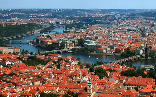 پراگ، پایتخت و بزرگ ترین شهر کشور جمهوری چک است، همچنین ۱