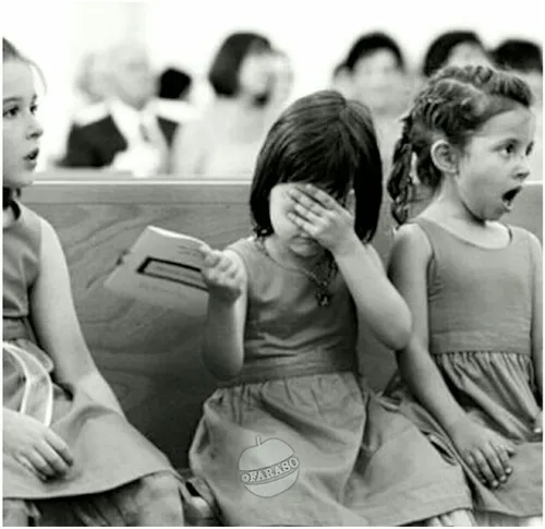 واکنش کودکان در لحظه بوسه عروس و داماد شکار شده توسط عکاس
