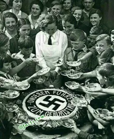 عکسی از کیک تولد آدولف هیتلر در