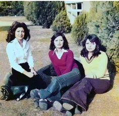 عکس یادگاری از دانشجویان دانشگاه ملی ایران ... دهه پنجاه 