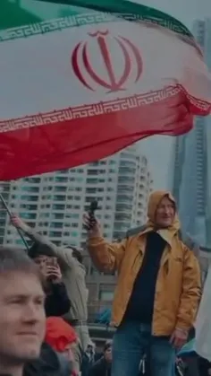 🇮🇷میخواستن تو ایران پایین بیارنش