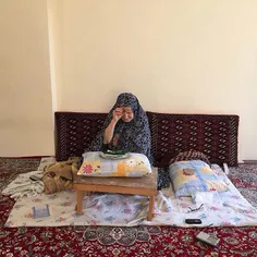 Photographer’s grandma performs Islamic prayer as soon as