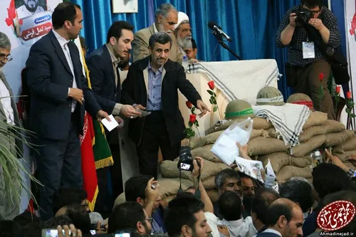 استقبال مردم جیرفت از دکتر محمود احمدی نژاد