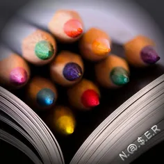 ما انسان ها،مثل مداد رنگی هستيم،شايد رنگ مورد علاقه يکديگ