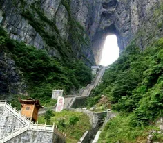 #عجیب_ترین جاده دنیا در#چین معروف به جاده آسمان