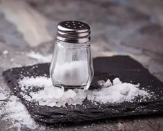 مصرف زیاد نمک باعث سرطان معده، سکته مغزی و قلبی و آسیب به
