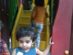 آناهید دخترم در حال بازی