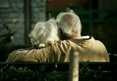 ‏دوست داشتن یک نفر در این است که پیر شدن با او را بپذیریم