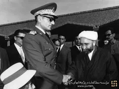 عکس منتشرنشده دیدار رهبر دراویش گنابادی با محمدرضا پهلوی