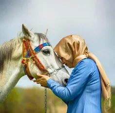 روسری را پس بزن تا شورش ِبادت شوم 