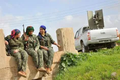 زنان کرد در حال مقابله باداعش..