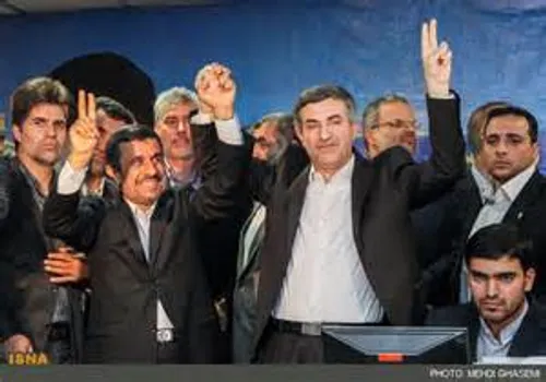 همراهی احمدی نژاد در روز ثبت نام مشایی!!